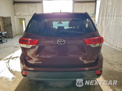 Zdjęcie 6 z 12 samochodu: 2018 TOYOTA HIGHLANDER LE VIN:5TDBZRFH1JS869009 - miniatura