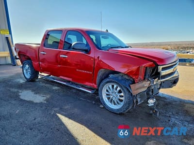 Czwarte zdjęcie samochodu z boku: 2008 CHEVROLET SILVERADO K1500 VIN:2GCEK13J981335137 - miniatura