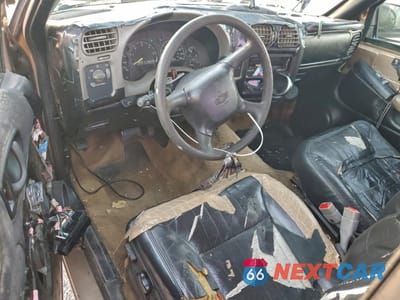 Zdjęcie 8 z 13 samochodu: 1999 CHEVROLET S TRUCK S10 VIN:1GCCS19X3X8110839 - miniatura