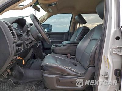 Zdjęcie 7 z 12 samochodu: 2020 RAM 2500 4WD V8 CREW CAB 6.4L VIN:3C6UR5HJ0LG111432 - miniatura