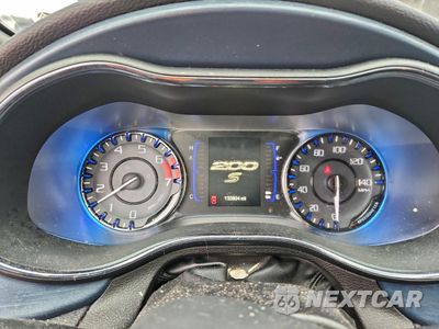 Zdjęcie 9 z 13 samochodu: 2015 CHRYSLER 200 S VIN:1C3CCCBB7FN536206 - miniatura