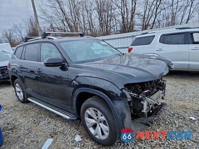 Czwarte zdjęcie samochodu z boku: 2019 VOLKSWAGEN ATLAS SE VIN:1V2LR2CA2KC535429 - miniatura