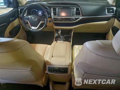Zdjęcie 8 z 15 samochodu: 2016 TOYOTA HIGHLANDER LIMITED VIN:5TDDKRFH2GS291380 - miniatura