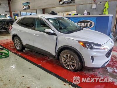 Czwarte zdjęcie samochodu z boku: 2021 FORD ESCAPE SE VIN:1FMCU9G61MUA50481 - miniatura