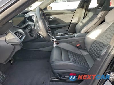 Zdjęcie 7 z 12 samochodu: 2024 AUDI RS E-TRON GT VIN:WAUBHBFW8R7901563 - miniatura