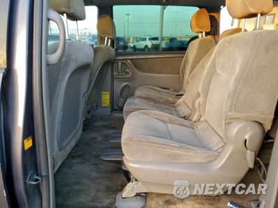 Zdjęcie 11 z 15 samochodu: 2006 TOYOTA SIENNA CE VIN:5TDZA23C76S556110 - miniatura