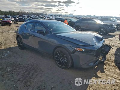 Czwarte zdjęcie samochodu z boku: 2024 MAZDA 3 PREFERRED VIN:JM1BPBLM9R1711024 - miniatura