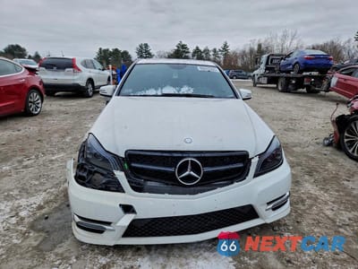 Piąte zdjęcie samochodu w środku: 2013 MERCEDES-BENZ C 300 4MATIC VIN:WDDGF8AB1DR280627 - miniatura