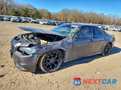 2019 CHRYSLER 300 S 2C3CCABG2KH654215 - główne zdjęcie licytacji z USA - miniatura