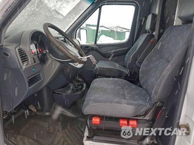 Zdjęcie 7 z 15 samochodu: 2004 DODGE SPRINTER 2500 DELIVERY VAN VIN:WD2PD644145689234 - miniatura