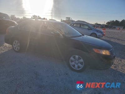 Czwarte zdjęcie samochodu z boku: 2009 KIA OPTIMA LX VIN:KNAGE228695293138 - miniatura