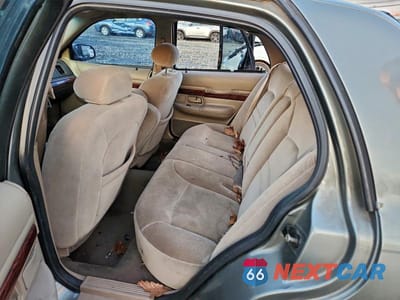 Zdjęcie 10 z 12 samochodu: 2002 MERCURY GRAND MARQUIS GS VIN:2MEFM74W42X650412 - miniatura