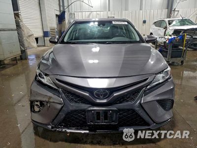 Piąte zdjęcie samochodu w środku: 2019 TOYOTA CAMRY L VIN:4T1B11HK2KU760164 - miniatura