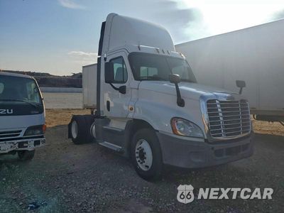 2015 FREIGHTLINER CASCADIA SEMI TRUCK 1FUBGEDV5FLGH4750 - główne zdjęcie licytacji z USA - miniatura