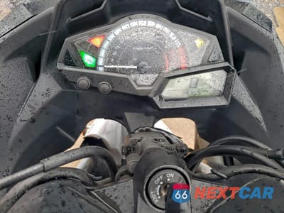 Zdjęcie 7 z 10 samochodu: 2017 KAWASAKI EX300 B VIN:JKAEX8B19HDA35742 - miniatura