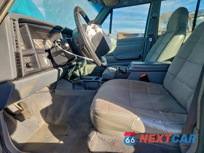 Zdjęcie 7 z 14 samochodu: 1996 JEEP CHEROKEE SPORT VIN:1J4FJ68S9TL158852 - miniatura