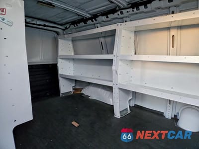 Zdjęcie 10 z 11 samochodu: 2025 CHEVROLET EXPRESS G2500 UTILITY / SERVICE VAN VIN:1GCWGAF74S1207939 - miniatura