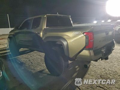 Drugie zdjęcie samochodu z przodu: 2025 TOYOTA TACOMA DOU VIN:3TMLB5JN7SM192029 - miniatura