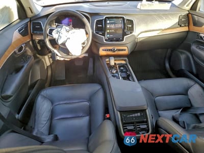 Zdjęcie 8 z 13 samochodu: 2023 VOLVO XC90 PLUS VIN:YV4062PNXP1902510 - miniatura