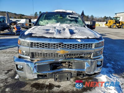 Piąte zdjęcie samochodu w środku: 2019 CHEVROLET SILVERADO K3500 LT VIN:1GC4KWCG7KF251430 - miniatura
