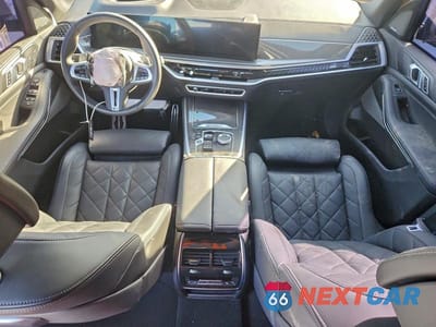Zdjęcie 8 z 12 samochodu: 2024 BMW X5 M60I VIN:5UX33EU03R9V25895 - miniatura