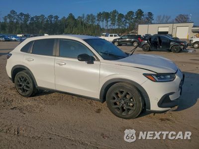 Czwarte zdjęcie samochodu z boku: 2024 HONDA HR-V SPORT VIN:3CZRZ1H50RM744530 - miniatura