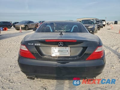 Zdjęcie 6 z 12 samochodu: 2016 MERCEDES-BENZ SLK 300 VIN:WDDPK3JA3GF123595 - miniatura