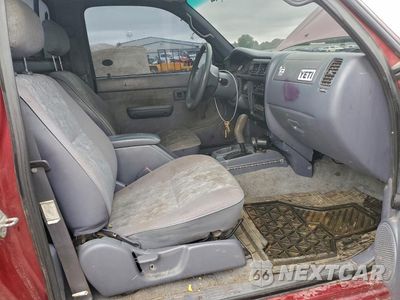 Zdjęcie 10 z 12 samochodu: 2000 TOYOTA TACOMA PRERUNNER VIN:5TENM92N0YZ687323 - miniatura