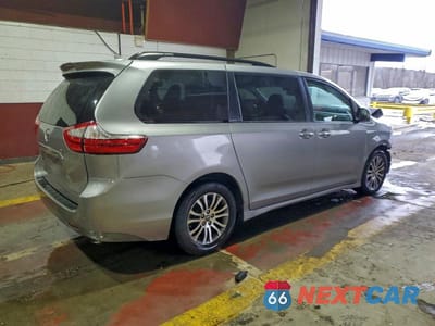 Trzecie zdjęcie samochodu z tyłu: 2018 TOYOTA SIENNA XLE 8-PASSENGER VIN:5TDYZ3DC5JS930232 - miniatura