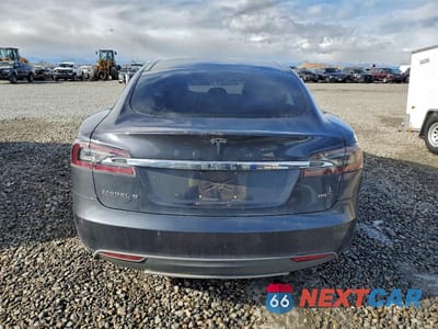 Zdjęcie 6 z 11 samochodu: 2015 TESLA MODEL S 85D VIN:5YJSA1H24FFP69371 - miniatura