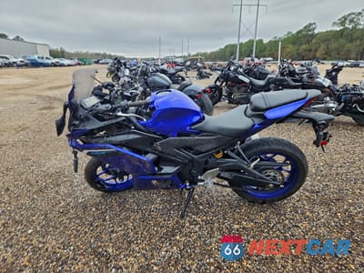 Trzecie zdjęcie samochodu z tyłu: 2025 YAMAHA YFZ320 A VIN:MH3RH25E6SK001016 - miniatura