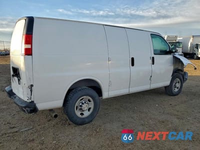 Trzecie zdjęcie samochodu z tyłu: 2015 CHEVROLET EXPRESS G2500 UTILITY / SERVICE VAN VIN:1GCWGFCF7F1171033 - miniatura