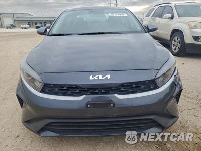 Piąte zdjęcie samochodu w środku: 2024 KIA FORTE LXS VIN:3KPF24AD2RE799829 - miniatura