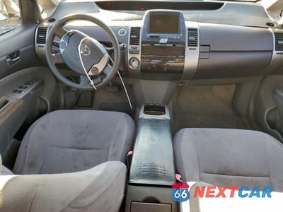 Zdjęcie 8 z 13 samochodu: 2004 TOYOTA PRIUS BASE VIN:JTDKB20U640026111 - miniatura