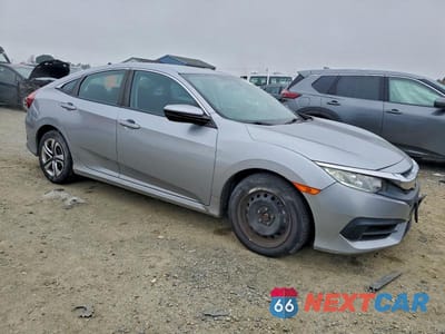 Czwarte zdjęcie samochodu z boku: 2018 HONDA CIVIC LX VIN:2HGFC2F53JH576762 - miniatura
