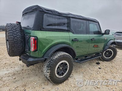 Trzecie zdjęcie samochodu z tyłu: 2022 FORD BRONCO BASE VIN:1FMEE5DP5NLA89920 - miniatura
