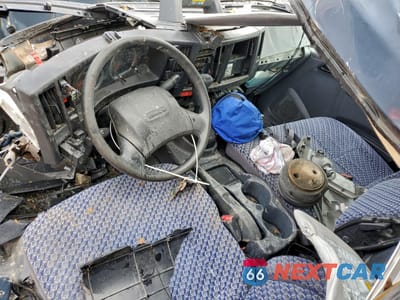 Zdjęcie 8 z 13 samochodu: 2022 ISUZU NRR VIN:JALE5W160N7305069 - miniatura