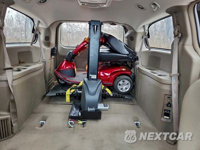 Zdjęcie 10 z 15 samochodu: 2015 CHRYSLER TOWN & COUNTRY TOURING VIN:2C4RC1BG1FR644913 - miniatura