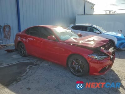 Czwarte zdjęcie samochodu z boku: 2020 ALFA ROMEO GIULIA TI VIN:ZARFANBN1L7631807 - miniatura