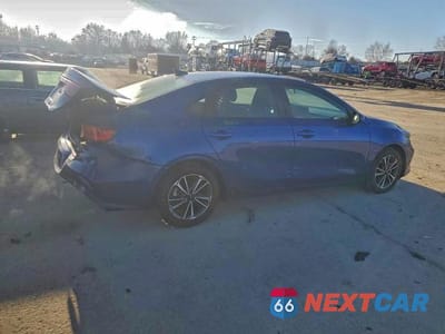 Trzecie zdjęcie samochodu z tyłu: 2023 KIA FORTE LX VIN:3KPF24AD1PE579692 - miniatura