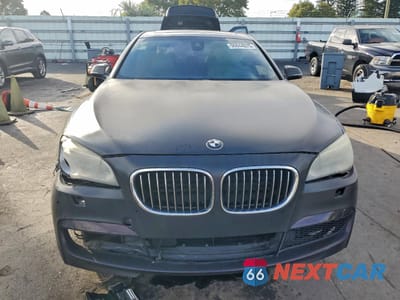 Piąte zdjęcie samochodu w środku: 2015 BMW 750 LI VIN:WBAYE8C55FD782076 - miniatura