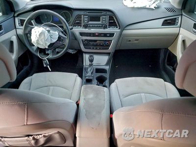 Zdjęcie 8 z 11 samochodu: 2017 HYUNDAI SONATA SE VIN:5NPE24AF8HH474660 - miniatura