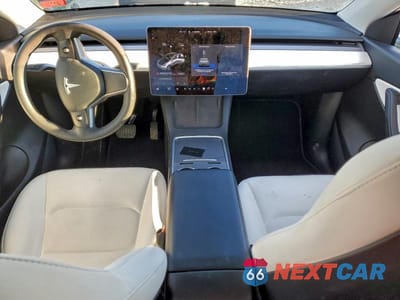 Zdjęcie 8 z 12 samochodu: 2021 TESLA MODEL Y VIN:5YJYGDEE1MF137255 - miniatura