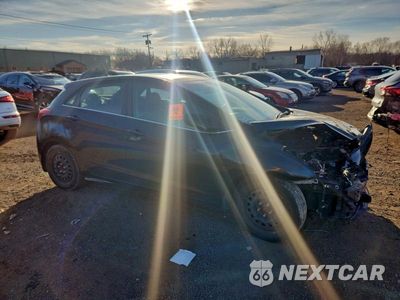 Czwarte zdjęcie samochodu z boku: 2016 HYUNDAI ELANTRA GT VIN:KMHD35LH9GU334257 - miniatura