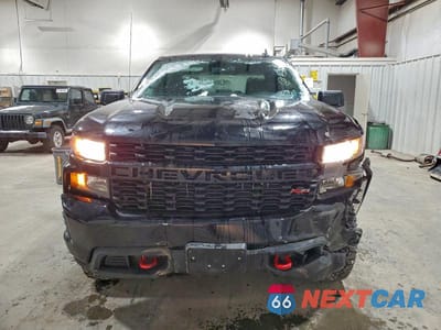 Piąte zdjęcie samochodu w środku: 2020 CHEVROLET SILVERADO K1500 TRAIL BOSS CUSTOM VIN:3GCPYCEF6LG350108 - miniatura
