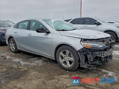 Czwarte zdjęcie samochodu z boku: 2019 CHEVROLET MALIBU LS VIN:1G1ZB5ST1KF124695 - miniatura