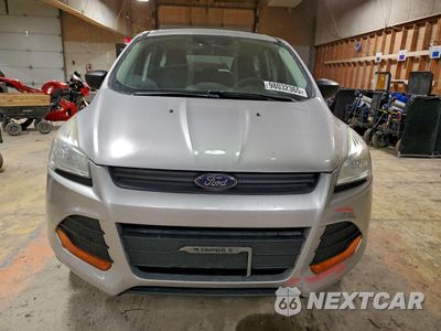 Piąte zdjęcie samochodu w środku: 2016 FORD ESCAPE S VIN:1FMCU0F74GUC10055 - miniatura