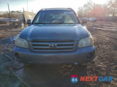 Piąte zdjęcie samochodu w środku: 2005 TOYOTA HIGHLANDER LIMITED VIN:JTEGP21A750076976 - miniatura