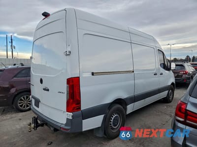 Trzecie zdjęcie samochodu z tyłu: 2021 MERCEDES-BENZ SPRINTER 2500 VIN:W1W4DBHYXMT047492 - miniatura