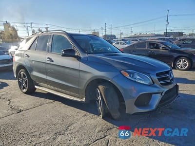 Czwarte zdjęcie samochodu z boku: 2018 MERCEDES-BENZ GLE 350 4MATIC VIN:4JGDA5HB3JB157590 - miniatura